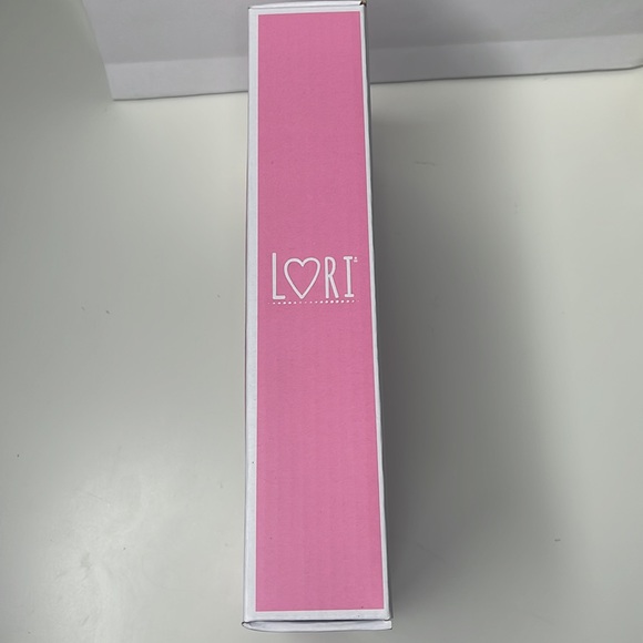 New Lori by Our Generation Faith 6 in Doll With Fall Weather Accessories - Picture 6 of 14